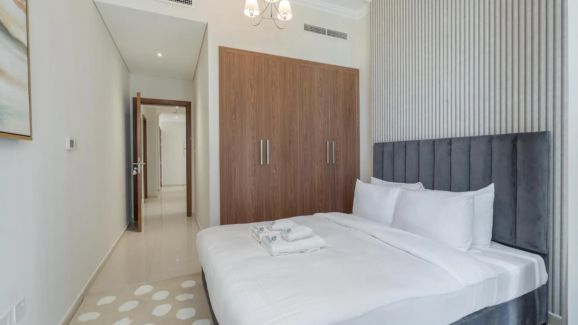 Heaven Crest Vacation Homes Downtown - Studio And 1 Bedroom Suites 2 Minute Walk To Dubai Mall And Burj Khalifa 0*,  Émirats arabes unis