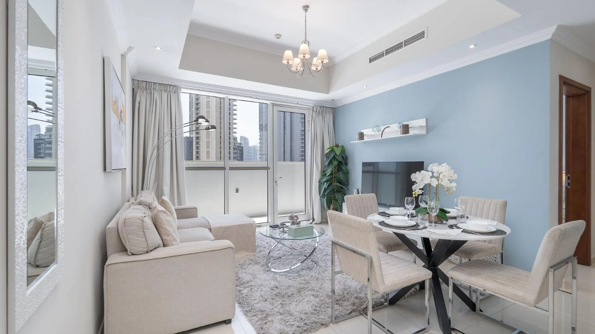 Heaven Crest Vacation Homes Downtown - Studio And 1 Bedroom Suites 2 Minute Walk To Dubai Mall And Burj Khalifa 0*,  Spojené arabské emiráty