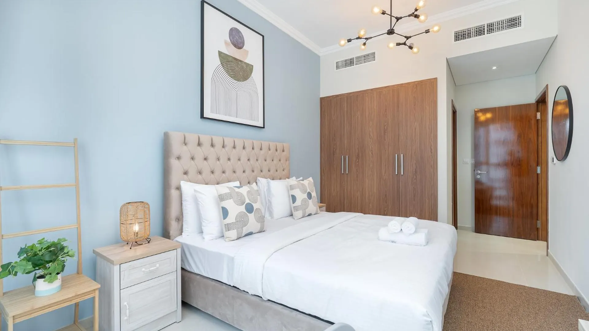 Heaven Crest Vacation Homes Downtown - Studio And 1 Bedroom Suites 2 Minute Walk To Dubai Mall And Burj Khalifa Appartement