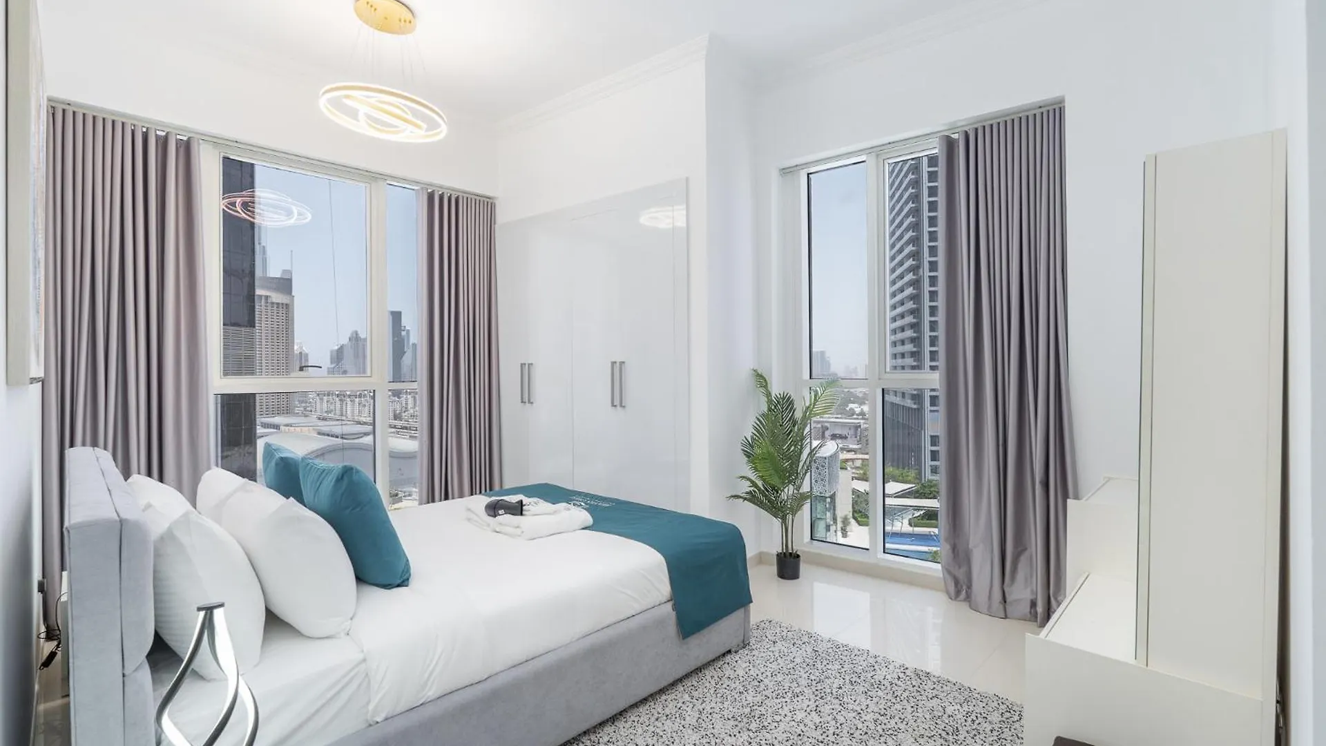 Heaven Crest Vacation Homes Downtown - Studio And 1 Bedroom Suites 2 Minute Walk To Dubai Mall And Burj Khalifa 0*,  Émirats arabes unis