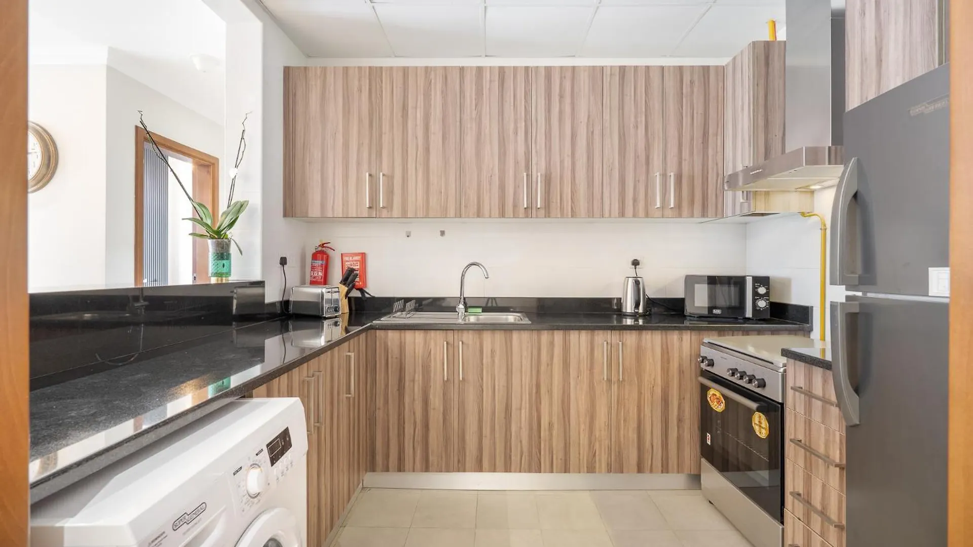 Heaven Crest Vacation Homes Downtown - Studio And 1 Bedroom Suites 2 Minute Walk To Dubai Mall And Burj Khalifa